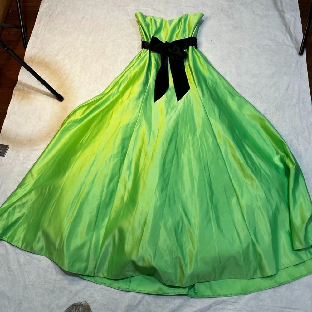 Jessica McClintock Gunne Sax Strapless Satin Ball Gown Lime/Black 5 HOLIDAY - Picture 3 of 16